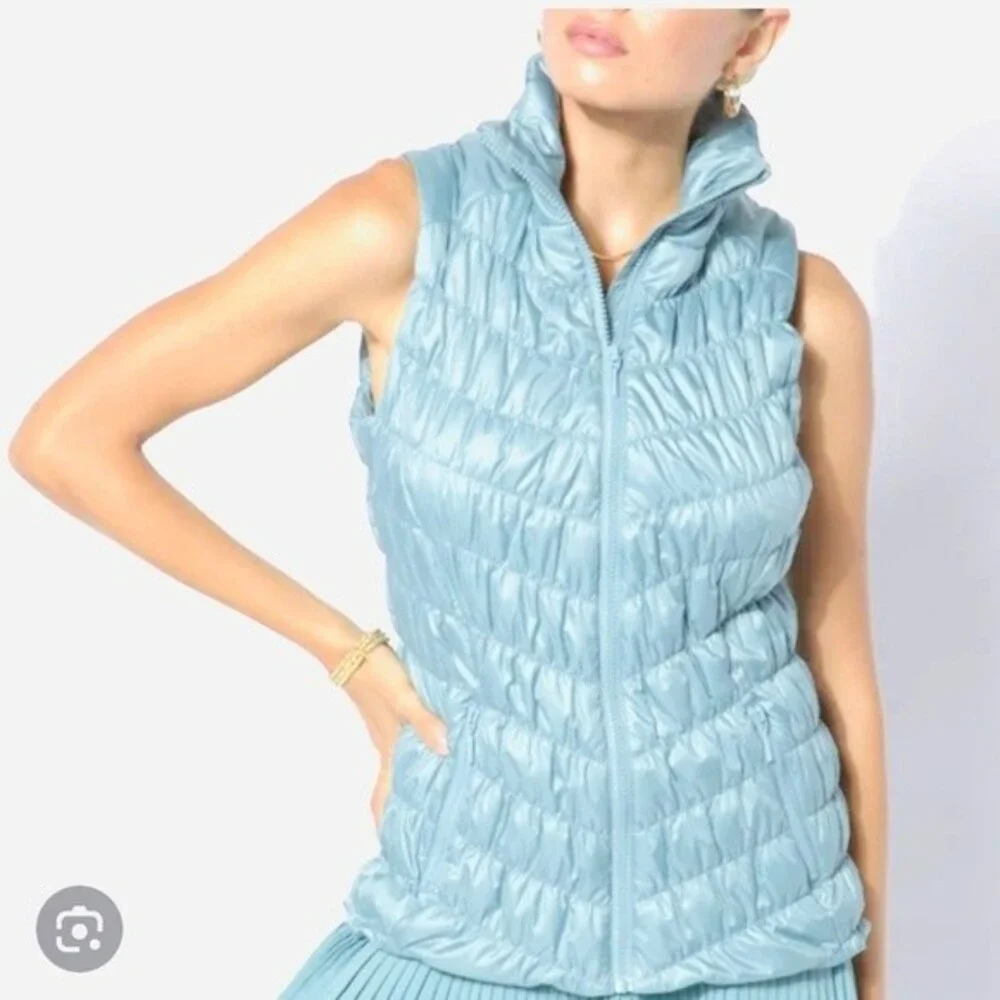 ATHLETA Vest Downalicious Deluxe Lightweight Quilted Vest - Mist Size XXS